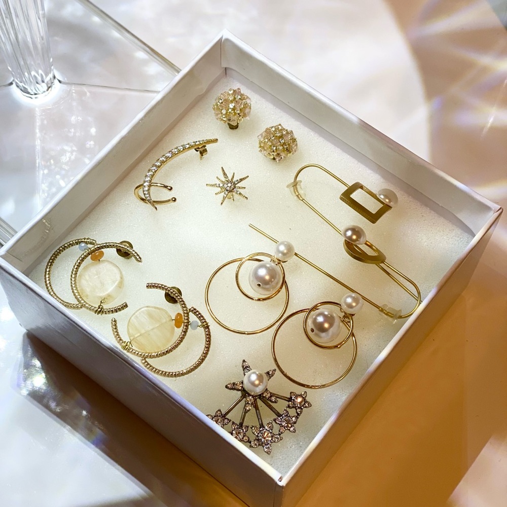 LIKE NEW super cute/elegant earring set